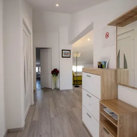 Studio Apartman Sky Rovinj Exterior photo