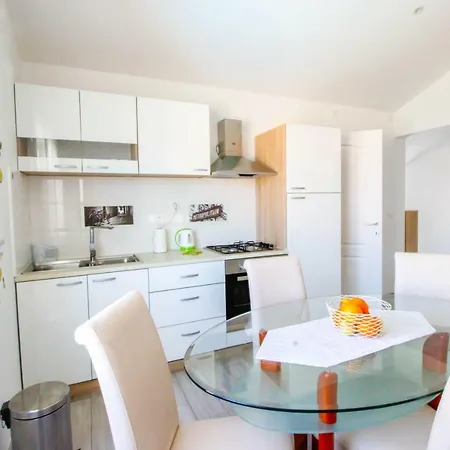 Studio Apartman Sky Rovinj Exterior photo